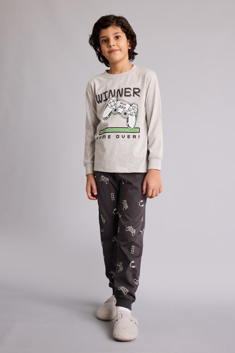 ديفاكتو طقم بيجاما ولادي قصة عادية - قطعتين - Image 2